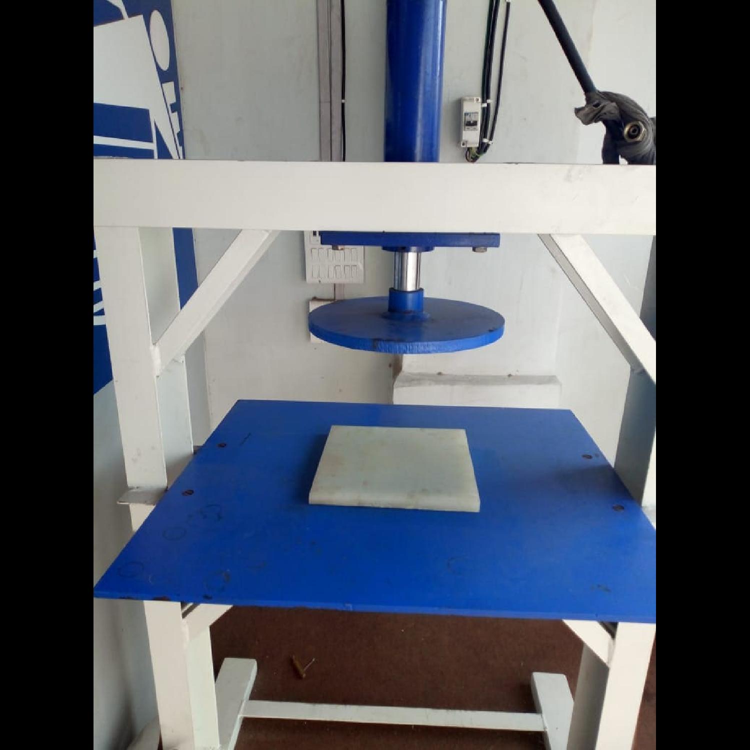 Hydraulic Manual Paper Cutting Machine